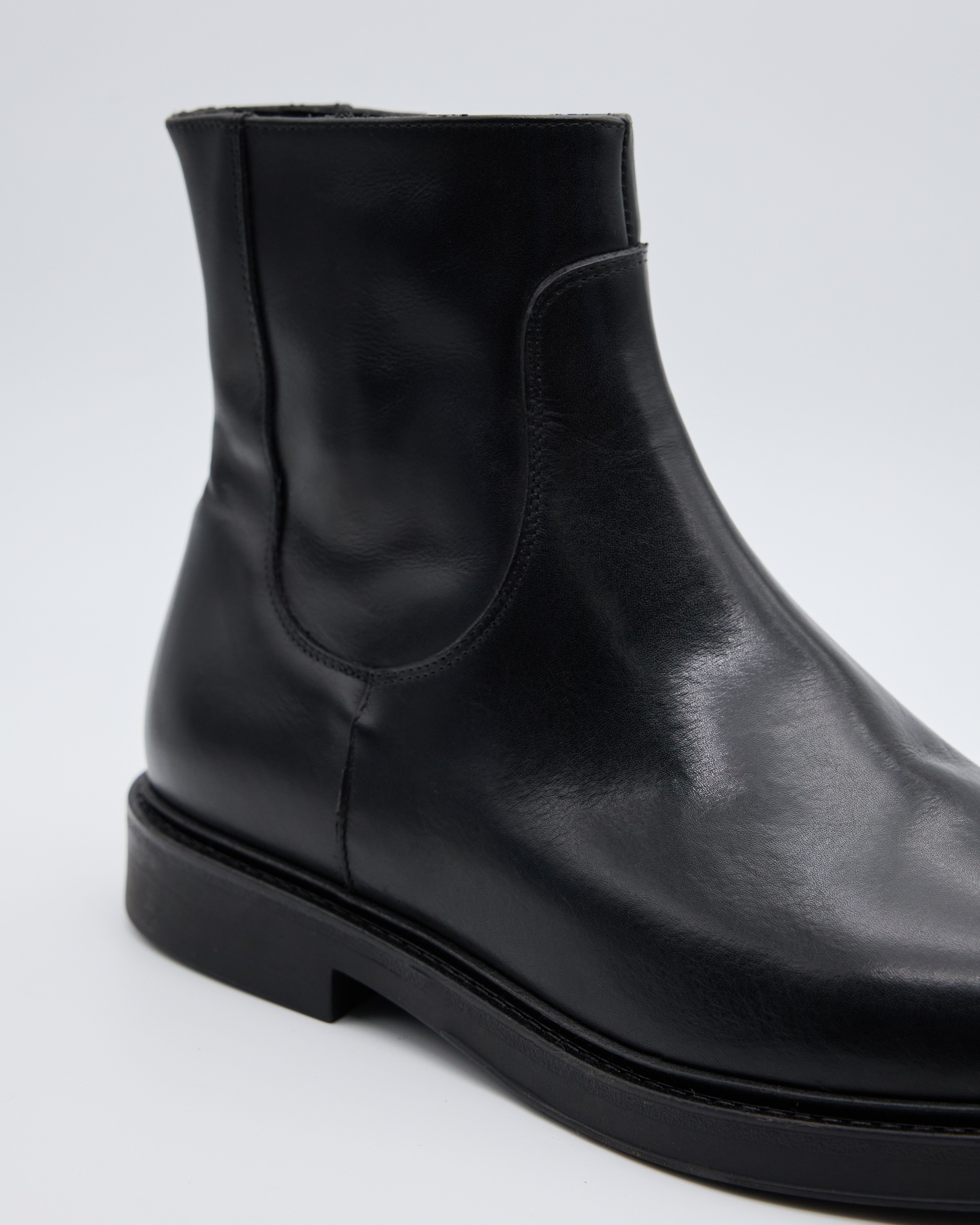 Stivaletto in Pelle Nera con Zip Laterale