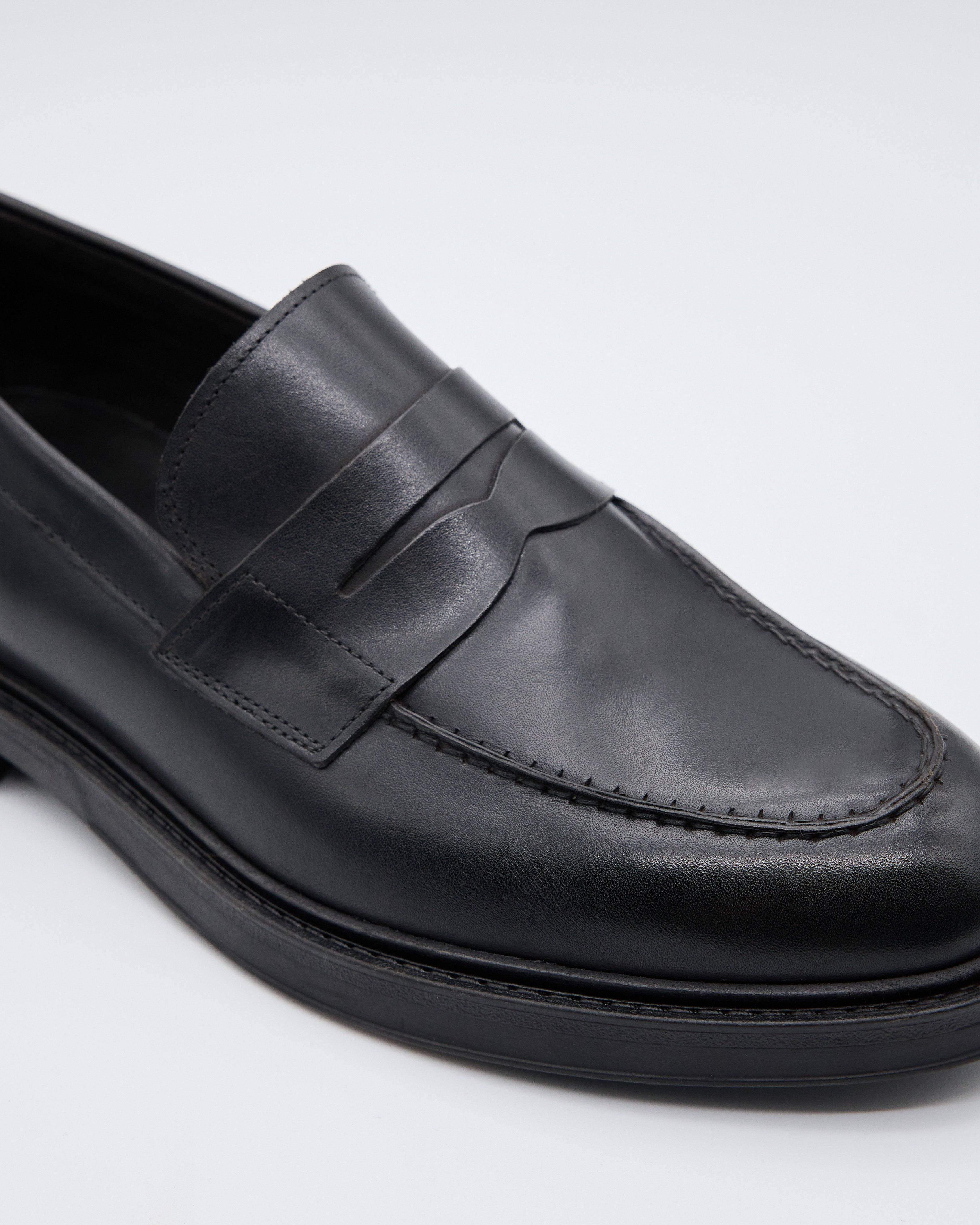 Mocassino in Pelle Nera con Mascherina