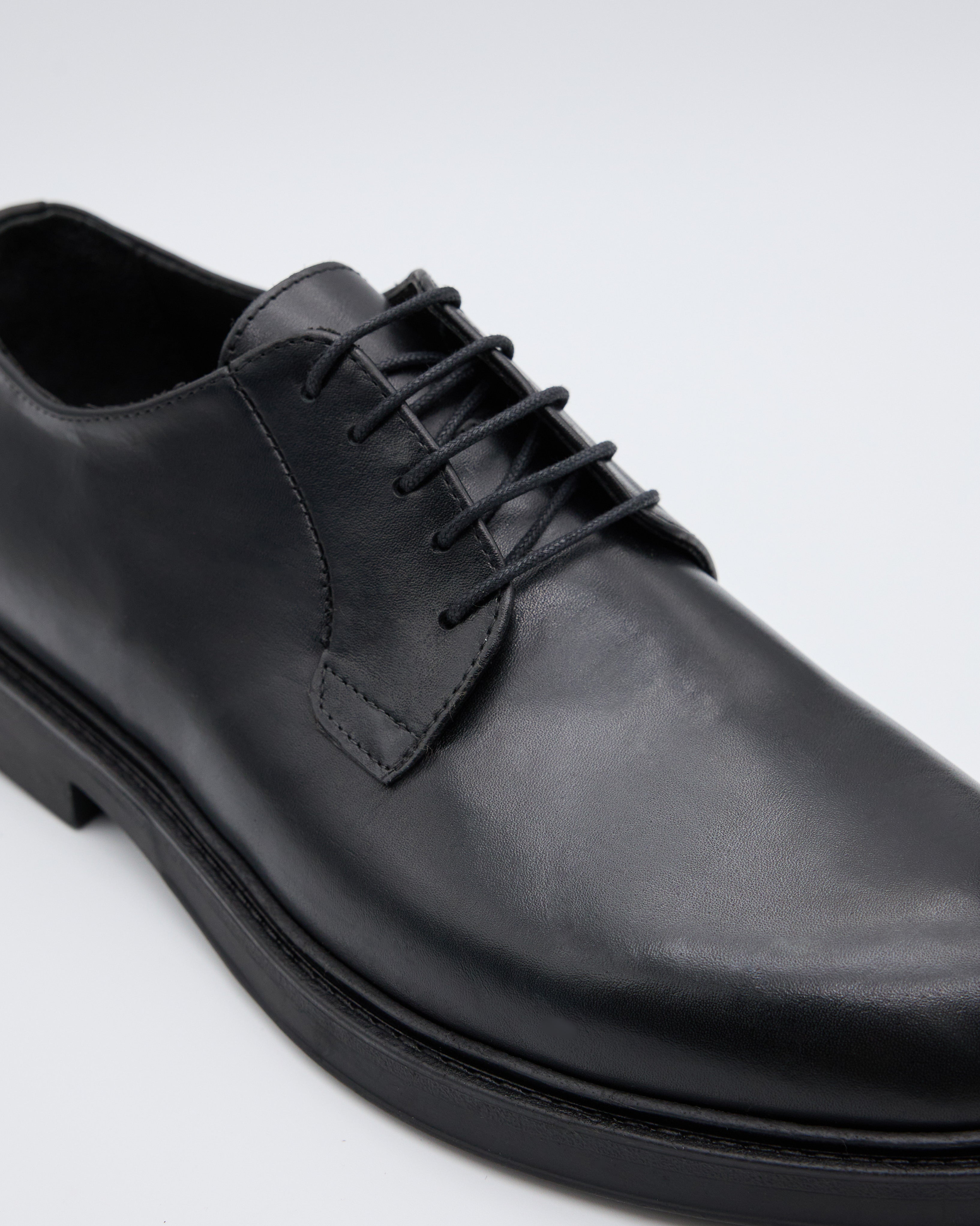 Derby in Pelle Nera Liscia
