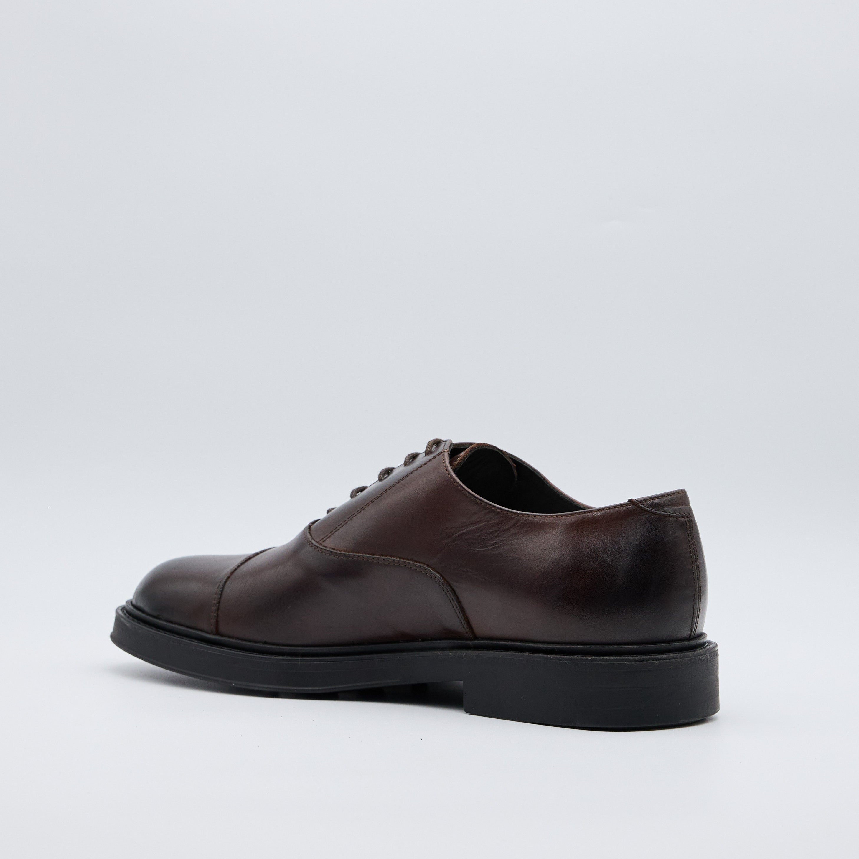Oxford Cap Toe in Pelle Marrone