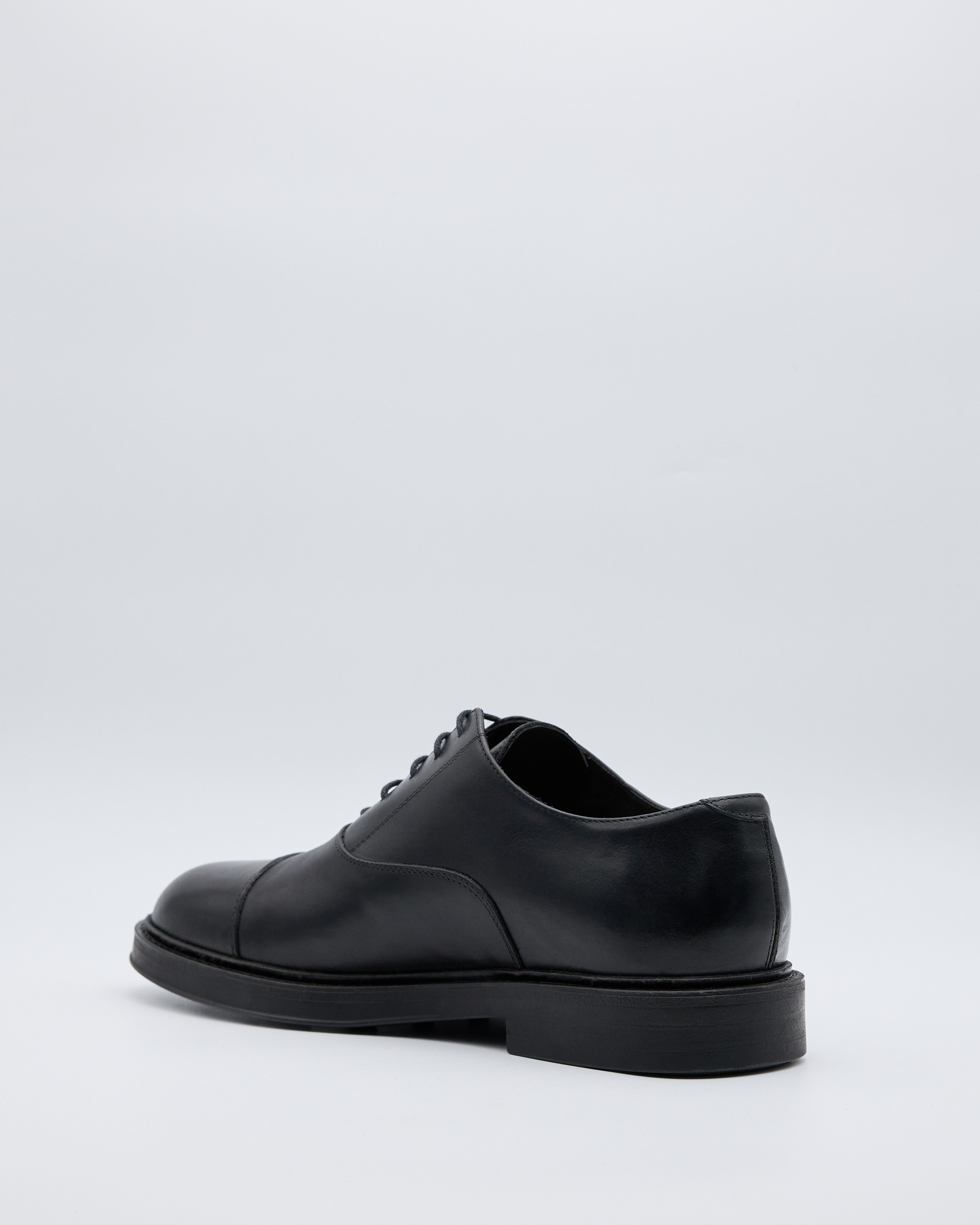 Oxford Cap Toe in Pelle Nera